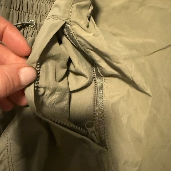 Wilo Gray Sweatpants with Elastic Waistband and Ruched Legs - Picture 9 of 9